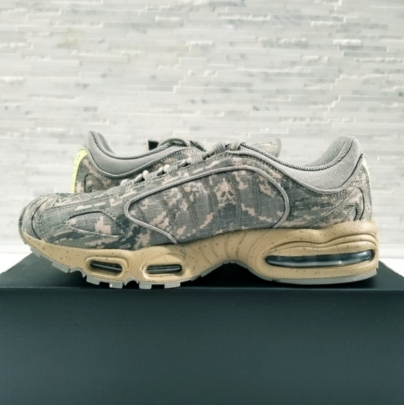 New NIKE Air Max Tailwind IV SP Digi Camo Sneakers - Picture 2 of 8
